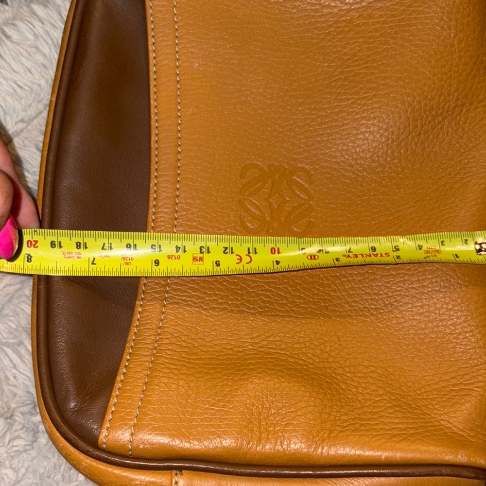 Loewe Tan Leather Shoulder Bag - Picture 14 of 17